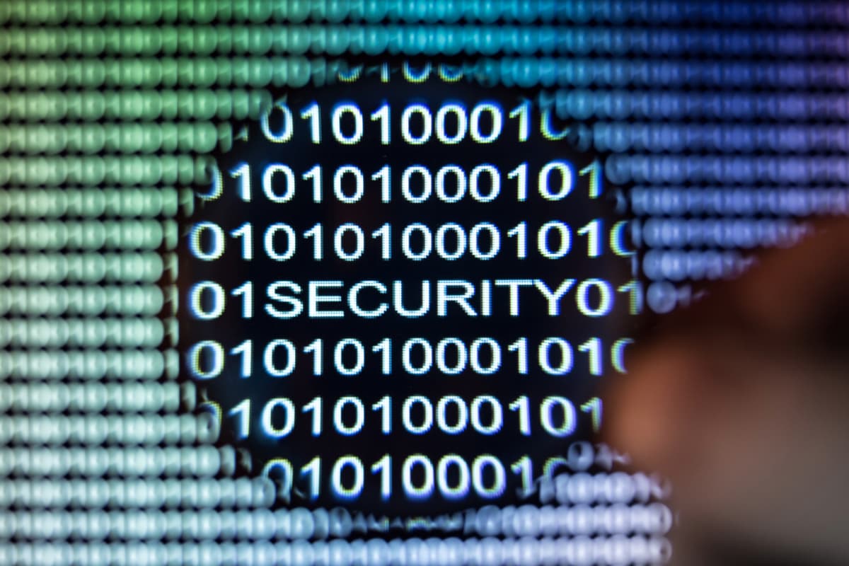 Cum să securizezi un server Linux cu un firewall pentru porturile 80 și 443